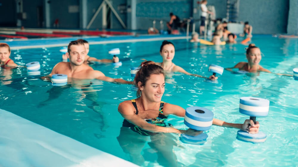 Na czym polega i jakie korzyści daje aqua fitness?
