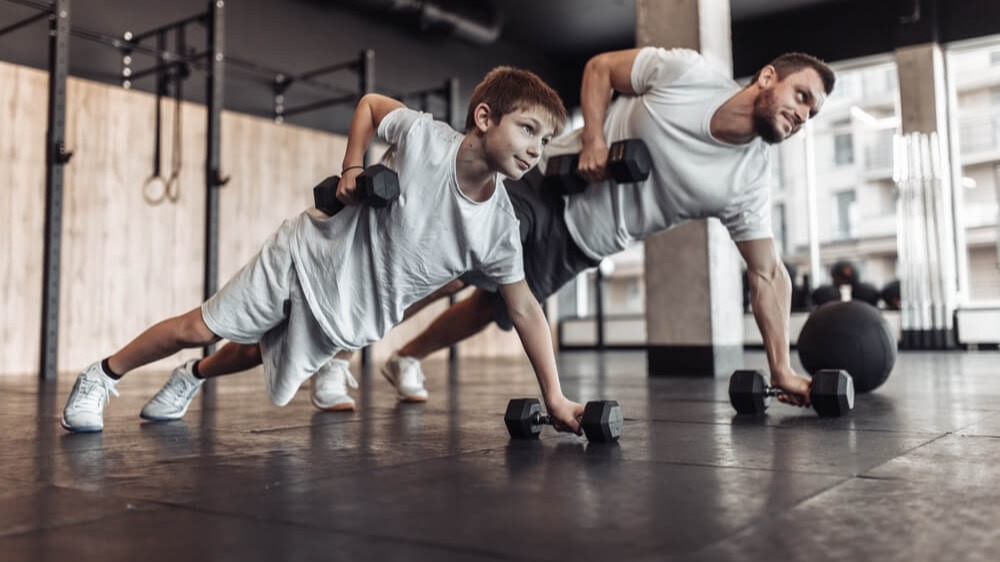 Od jakiego wieku dziecko może chodzić na siłownię?